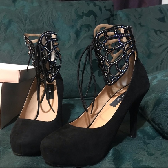 Theme rhinestone zip back suede black pump NWT - Picture 1 of 14